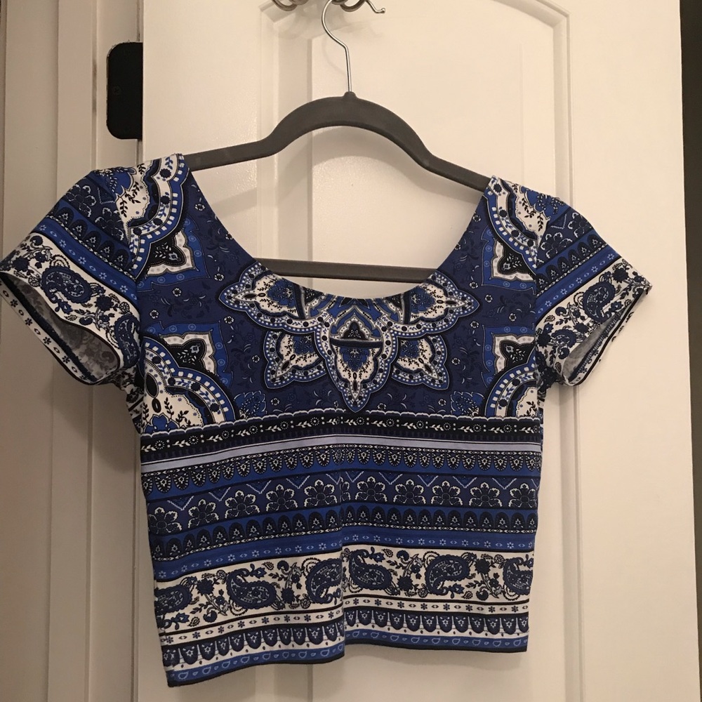 Garage white/blue crop top.